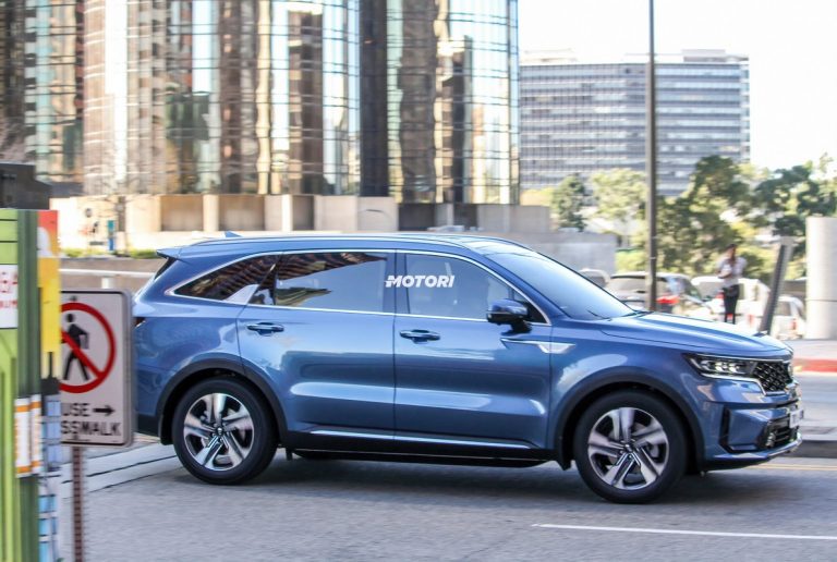KIA Sorento 2021: le foto spia