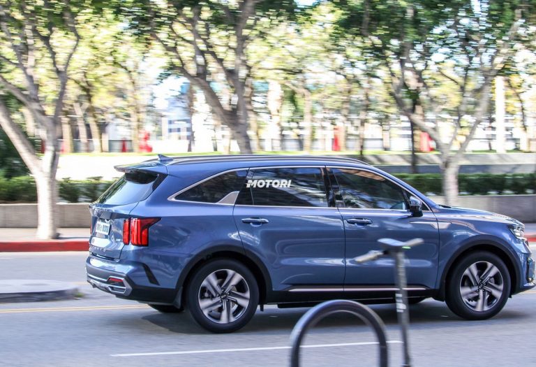 KIA Sorento 2021: le foto spia