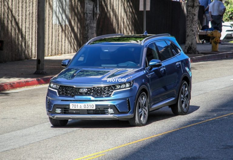 KIA Sorento 2021: le foto spia