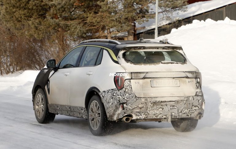 Lynk & Co 01 restyling: le foto spia