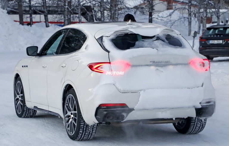 Maserati Levante 2020: foto spia del restyling