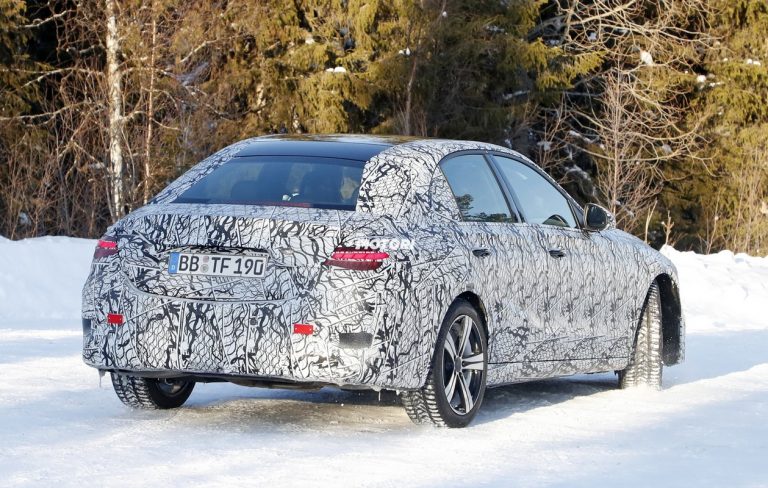 Nuova Mercedes-AMG C43, le foto spia