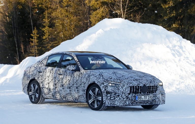 Nuova Mercedes-AMG C43, le foto spia