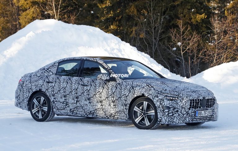 Nuova Mercedes-AMG C43, le foto spia