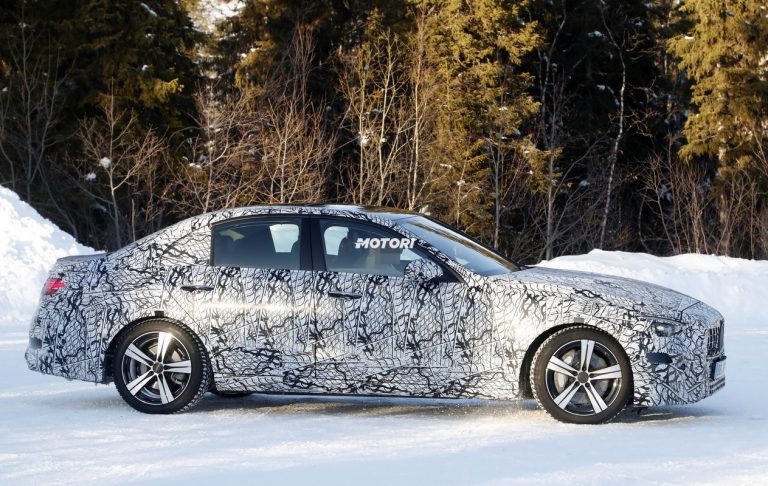 Nuova Mercedes-AMG C43, le foto spia