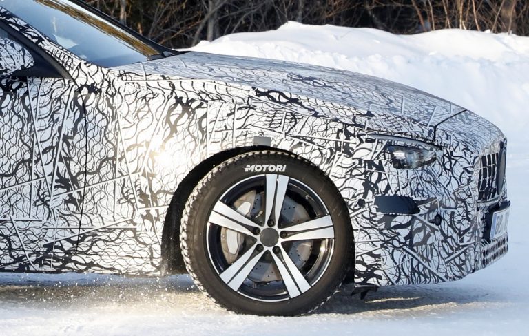 Nuova Mercedes-AMG C43, le foto spia