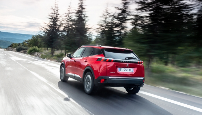 Peugeot 2008 Allure Navi Pack: immagini ufficiali
