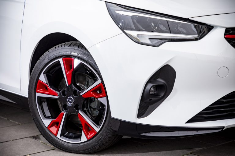 Opel Corsa 2020: i kit di personalizzazione