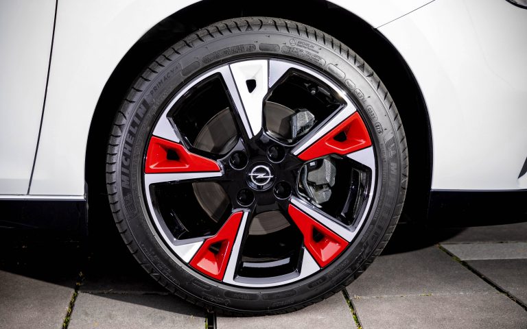 Opel Corsa 2020: i kit di personalizzazione