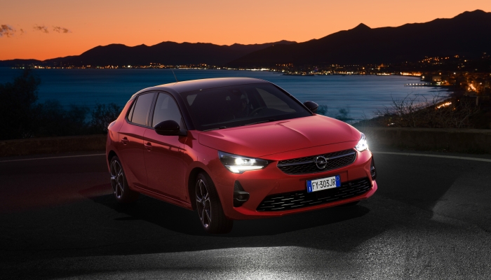 Opel Corsa 2020 con fari a matrice LED: immagini ufficiali