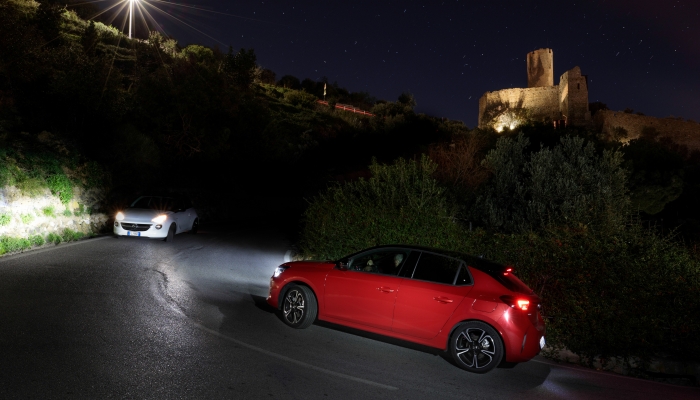 Opel Corsa 2020 con fari a matrice LED: immagini ufficiali