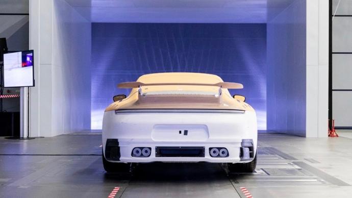 Porsche 911 Aerokit: le immagini ufficiali
