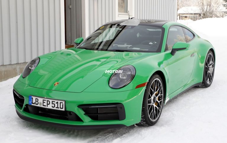 Porsche 911 GTS Coupé: le foto spia