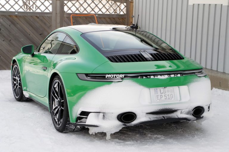 Porsche 911 GTS Coupé: le foto spia