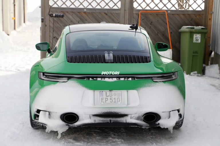 Porsche 911 GTS Coupé: le foto spia