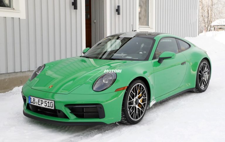 Porsche 911 GTS Coupé: le foto spia