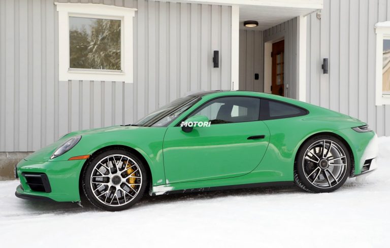 Porsche 911 GTS Coupé: le foto spia
