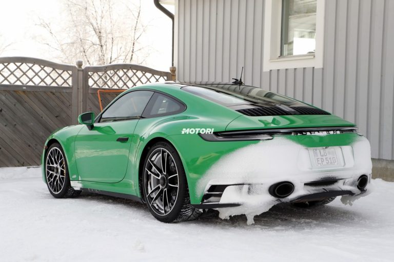 Porsche 911 GTS Coupé: le foto spia