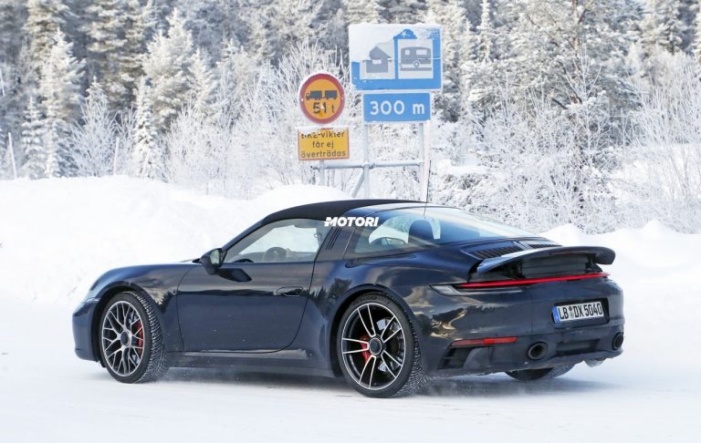 Porsche 911 GTS Targa (992): le foto spia