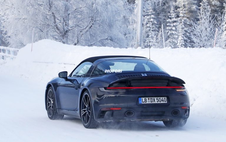 Porsche 911 GTS Targa (992): le foto spia