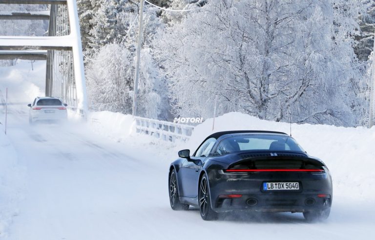 Porsche 911 GTS Targa (992): le foto spia