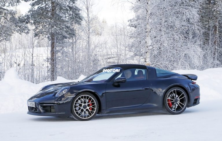 Porsche 911 GTS Targa (992): le foto spia