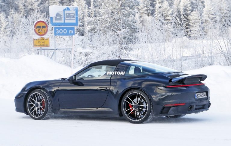 Porsche 911 GTS Targa (992): le foto spia