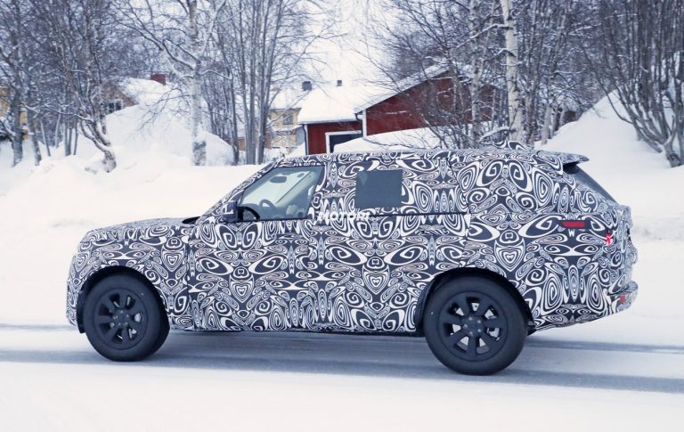 Range Rover: le foto spia della nuova generazione