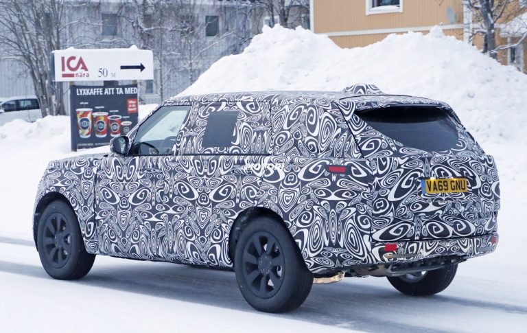 Range Rover: le foto spia della nuova generazione