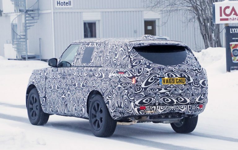 Range Rover: le foto spia della nuova generazione