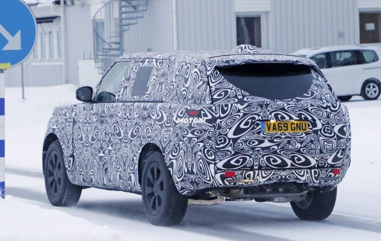 Range Rover: le foto spia della nuova generazione