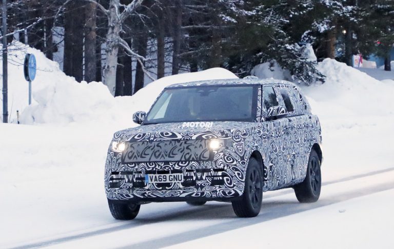 Range Rover: le foto spia della nuova generazione