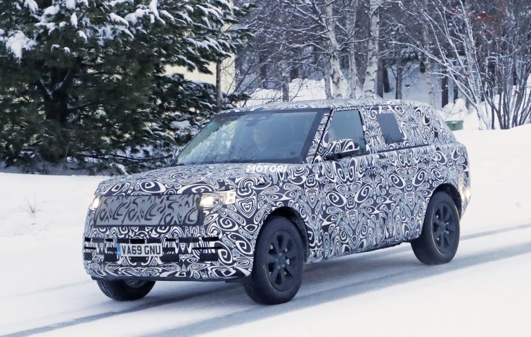 Range Rover: le foto spia della nuova generazione