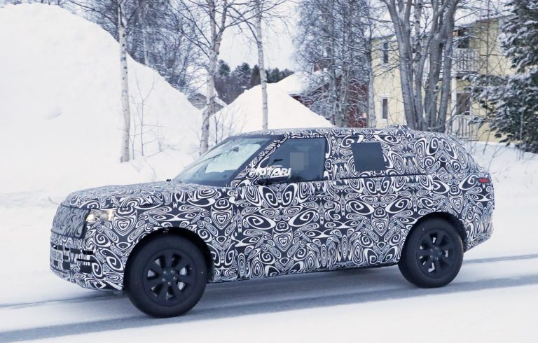 Range Rover: le foto spia della nuova generazione