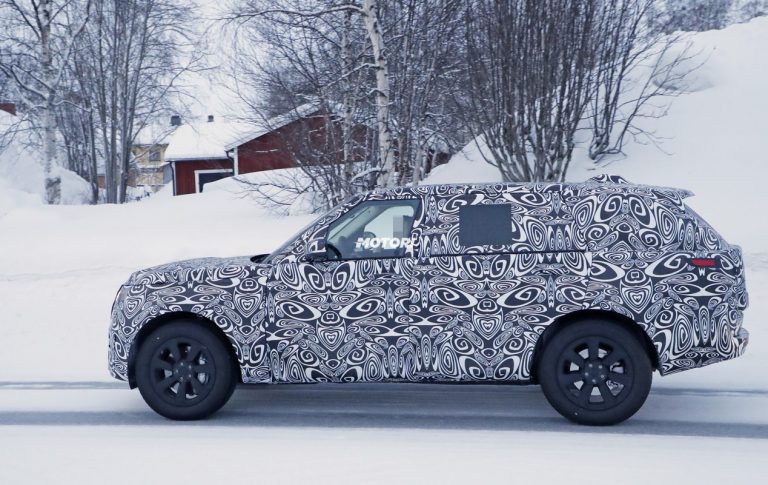 Range Rover: le foto spia della nuova generazione
