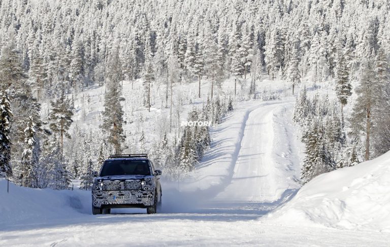 Range Rover Sport: foto spia della nuova generazione