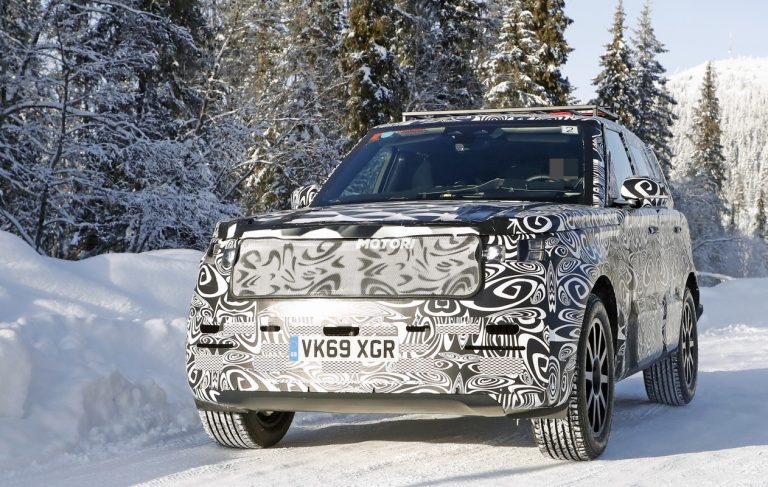 Range Rover Sport: foto spia della nuova generazione