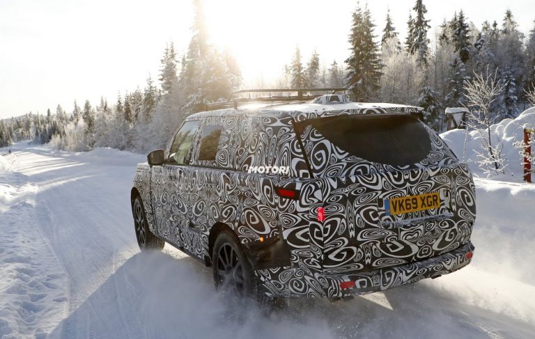 Range Rover Sport: foto spia della nuova generazione