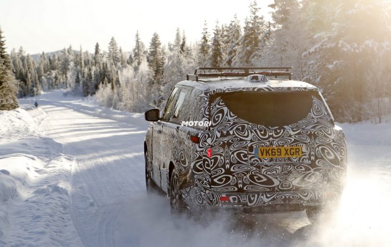 Range Rover Sport: foto spia della nuova generazione