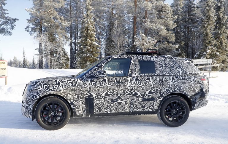 Range Rover Sport: foto spia della nuova generazione