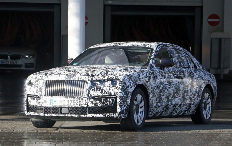 Nuova Rolls-Royce Ghost: le foto spia