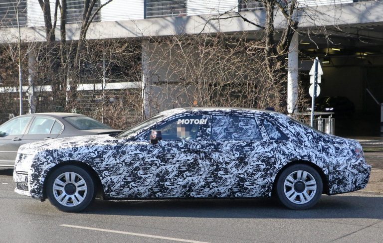 Nuova Rolls-Royce Ghost: le foto spia