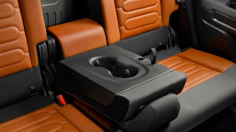 Citroen C3 AirCross BlueHDi 120 EAT6: immagini ufficiali