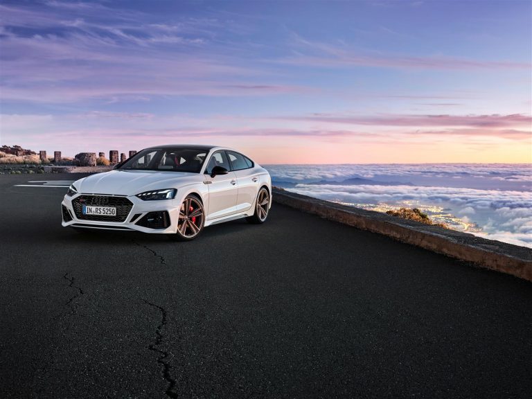 Audi RS 5 Coupé e Audi RS 5 Sportback: nuove immagini ufficiali