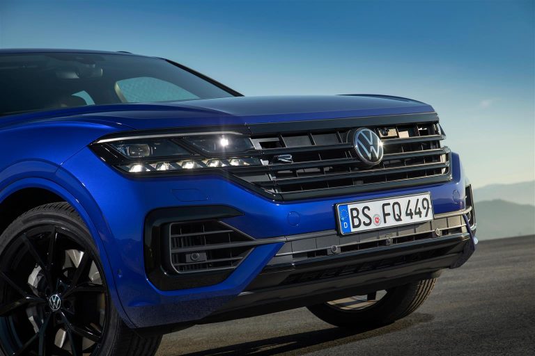 Volkswagen Touareg R: immagini ufficiali