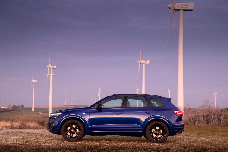 Volkswagen Touareg R: immagini ufficiali