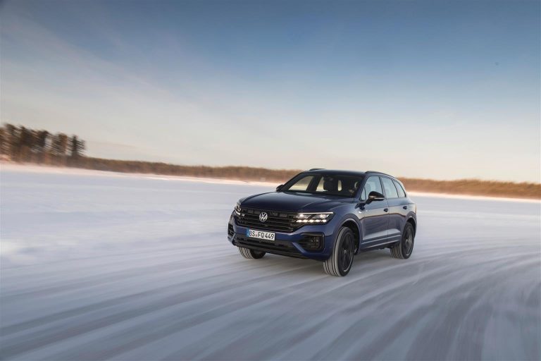 Volkswagen Touareg R: immagini ufficiali