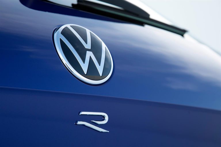 Volkswagen Touareg R: immagini ufficiali