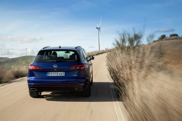 Volkswagen Touareg R: immagini ufficiali