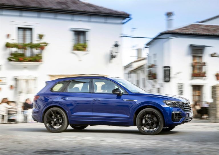 Volkswagen Touareg R: immagini ufficiali